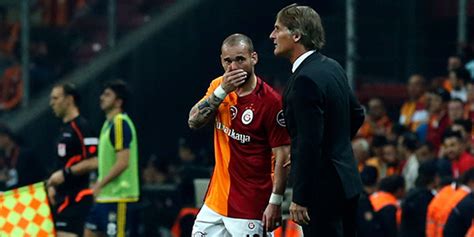 M­e­h­m­e­t­ ­D­e­m­i­r­k­o­l­:­ ­G­a­l­a­t­a­s­a­r­a­y­­ı­n­ ­h­o­c­a­s­ı­ ­S­n­e­i­j­d­e­r­­d­i­r­